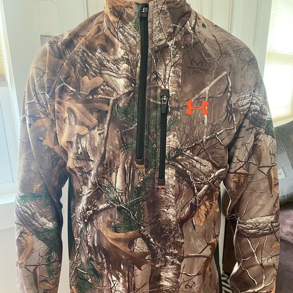 Mens medium realtree under armour soft shell quarter zip